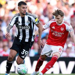 Inglismaa jalgpallimeister täiendas ridu Newcastle'i kapteniga