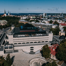Eneken Laanes ja Joonas Hellerma: raamatukogu uksed ootavad avamist
