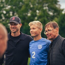 Klavanite dünastia sai kolmanda põlvkonna koondislase