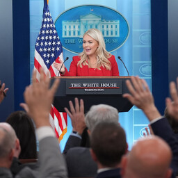 Trumpi pressiesindaja Karoline Leavitt lahkub ametist
