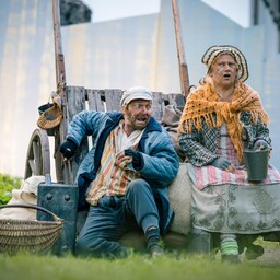 Kalamaja suveteater toob publiku ette kriminaalsed kolelood