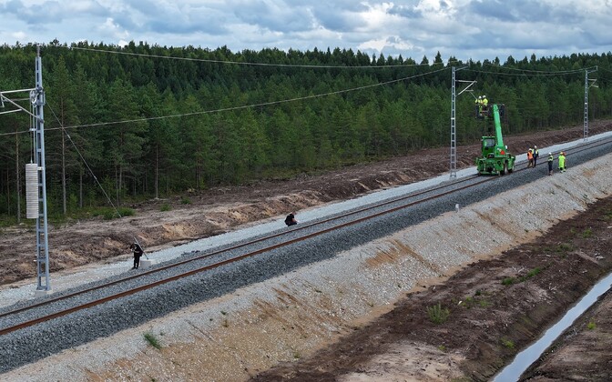 Ремонт железнодорожной контактной сети.