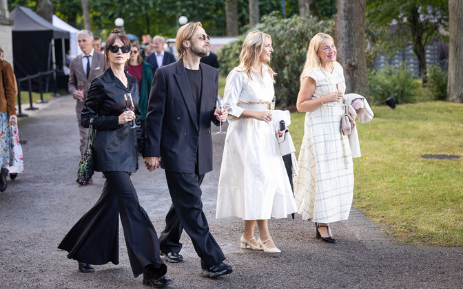 Pidulik vastuvõtt roosiaias