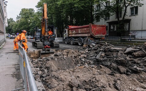 Teet&ouml;&ouml;d Tallinnas Kreutzwaldi t&auml;naval