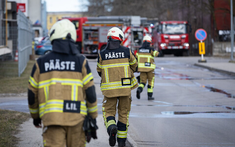 Kui näiteks päästja püksid on liiga kitsad, piiravad need puusa liikumist ja muudavad lihaste aktiivsust, mis võib aga põhjustada kiiremat väsimist ja isegi seljavalu.