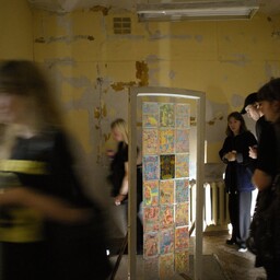 Linnamüüri ääres avati pop-up galerii Oujea