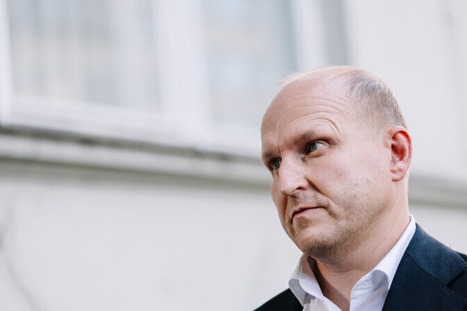 Former agency head: Defense minister actively involved in Datasel dealings
