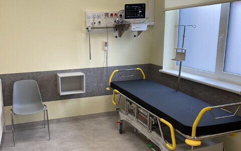 Hospital room.