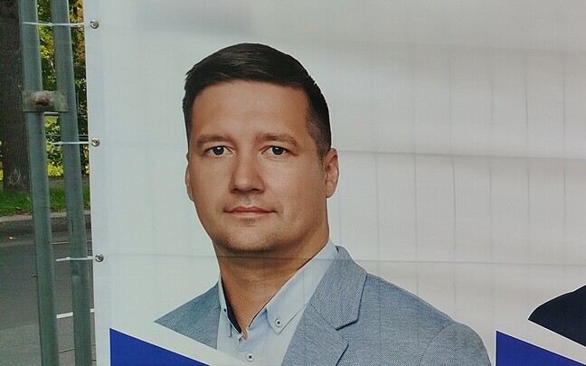 Александр Пахомов на предвыборном плакате.