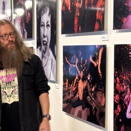 Fotonäituse avanud Dmitri Kotjuh: bändid on nagu näitlejad