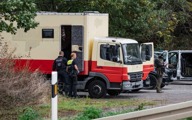 Veoauto, mida seostatakse r&uuml;nnakute eest vastutuse v&otilde;tnud radikaalse kliimaaktivistiga