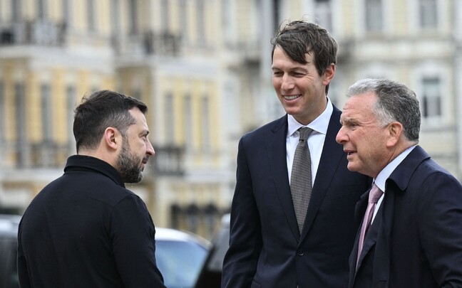 Rahul&auml;bir&auml;&auml;kijad Jared Kushner ja Steve Witkoff saabusid rongiga Kiievisse.