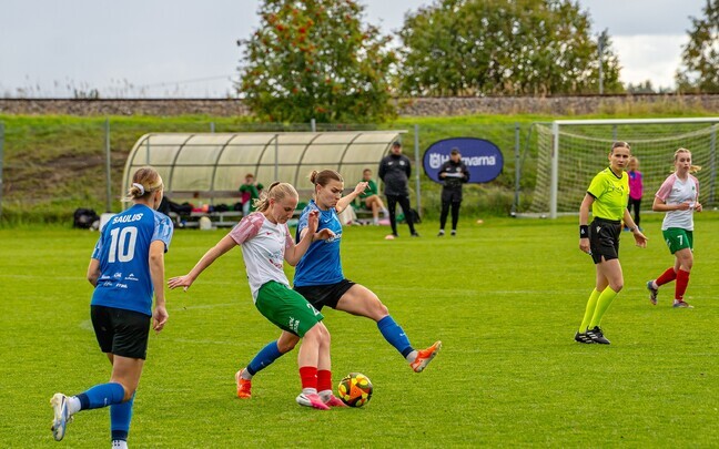 Jalgpalli naiste meistriliiga: Saku Sporting - FC Elva