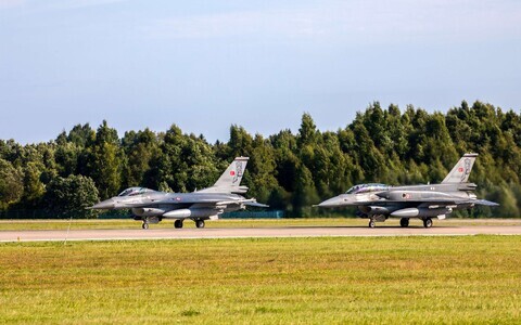 Истребитель F-16 турецких ВВС.