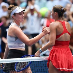 Noskova lülitas teist slämmiturniiri järjest Kostjuki konkurentsist