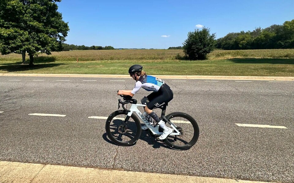 Eliis Paas pararatturite maantee MM-il.