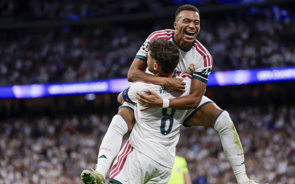 Kylian Mbappe ja Federico Valverde v&auml;rava &uuml;le r&otilde;&otilde;mustamas