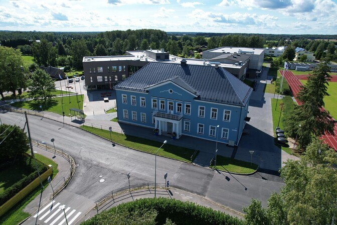 Parents sue Estonian school over early start time