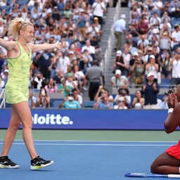 Siniakova tegi USA lahtiste võiduga tenniseajalugu