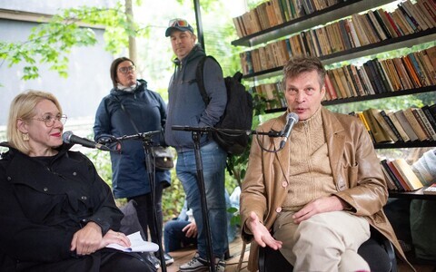 Maarja Vaino ja Andrei Hvostov kirjandustänava festivalil