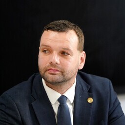 Joobes juhtimisega vahele jäänud Läti heaoluminister kaotas ameti