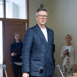 Otse kell 13.15: erikomisjon jätkab kaitsevaldkonna esindajate kuulamist
