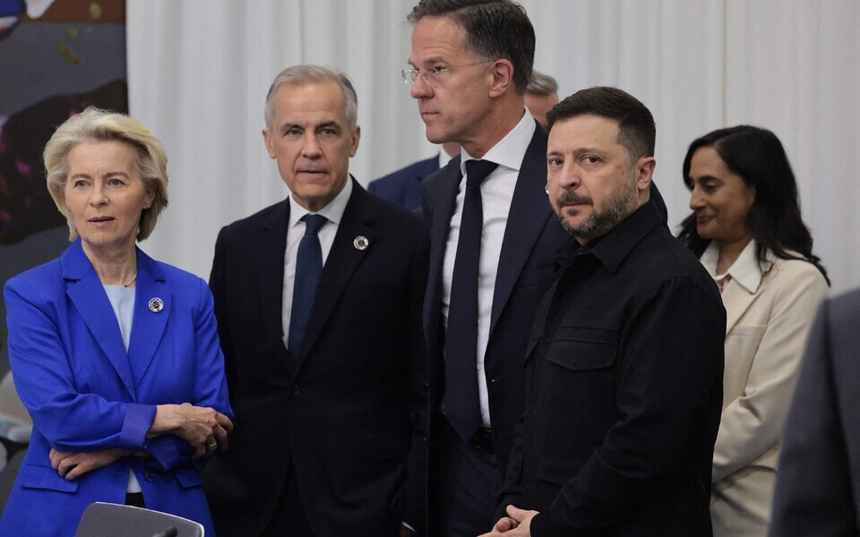 Kanada peaminister Mark Carney (vasakult teine) koos EL-i, NATO ja Ukraina liidriga.