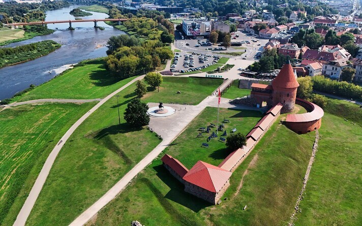 Каунасский замок и Старый город.