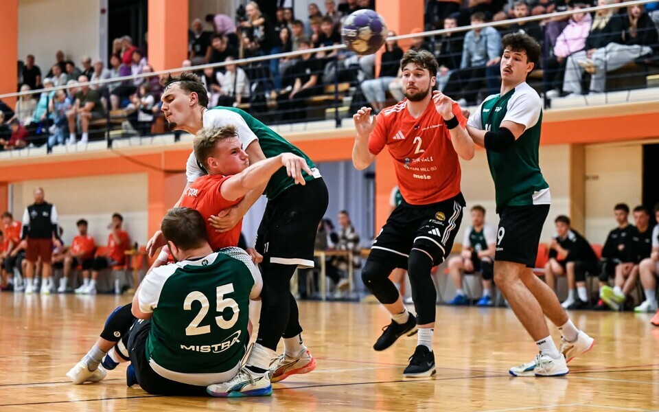 SK Tapa (oranžis) ja Mistra (rohelises) võitlesid punktide pärast