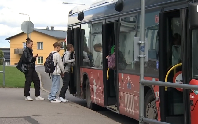 K&otilde;rvek&uuml;la kooli bussiliin.