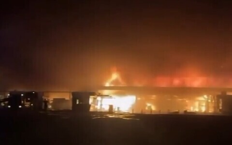 Пожар в торговом центре в Запорожье.