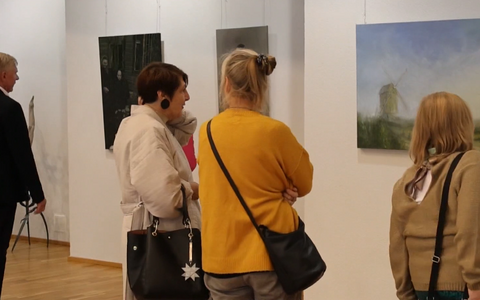 Saaremaal avati traditsiooniline kohalikele kunstnikele mõeldud konkurssnäitus.