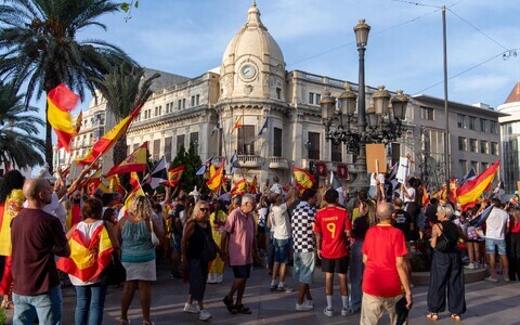 Ceuta elanikud avaldavad Maroko piiri &auml;&auml;res meelt