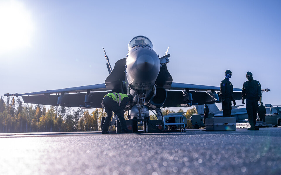 Истребитель F/A-18 Hornet ВВС Финляндии на базе в Лапландии.