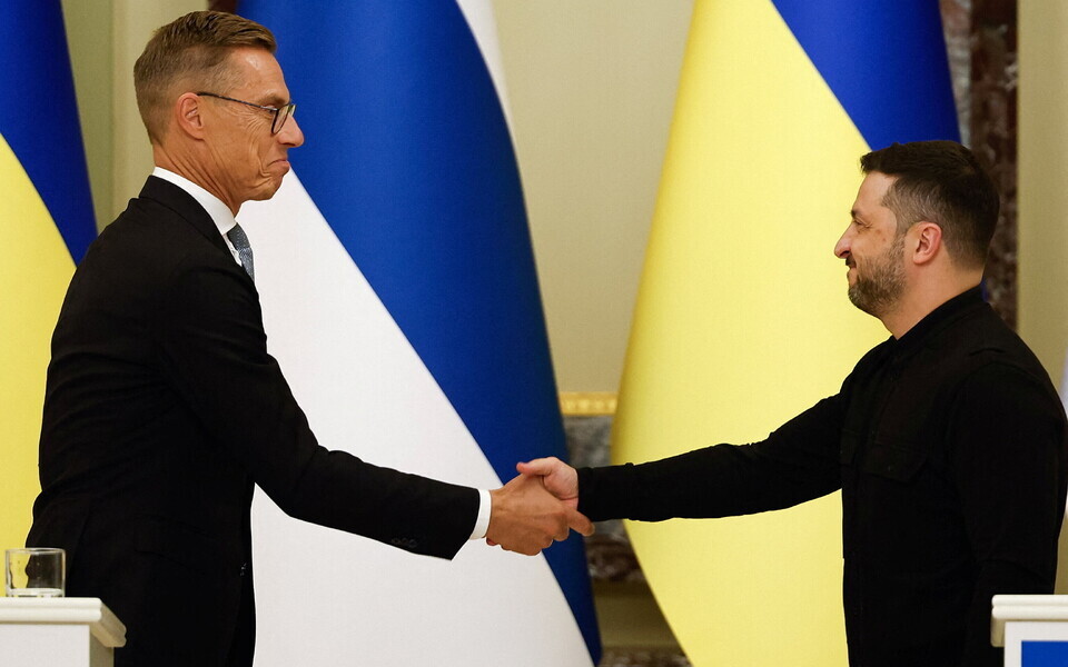 Александер Стубб (слева) и Владимир Зеленский.