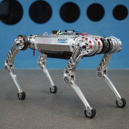 Neljajalgne robot läbis maratoni ühe akulaadimise pealt