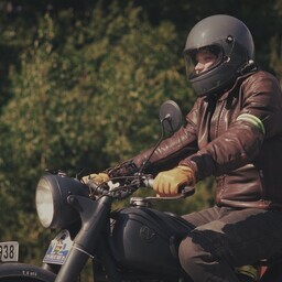 Kinodesse jõuab režissöör Tarvo Möldri dokfilm vanamootorrattaklubist Unic-Moto
