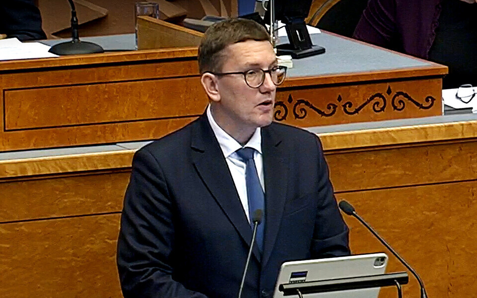 Кристен Михал в парламенте.