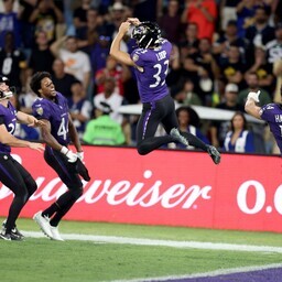 NFL-i esimene külastus Riosse lõppes dramaatilise väravalöögiga