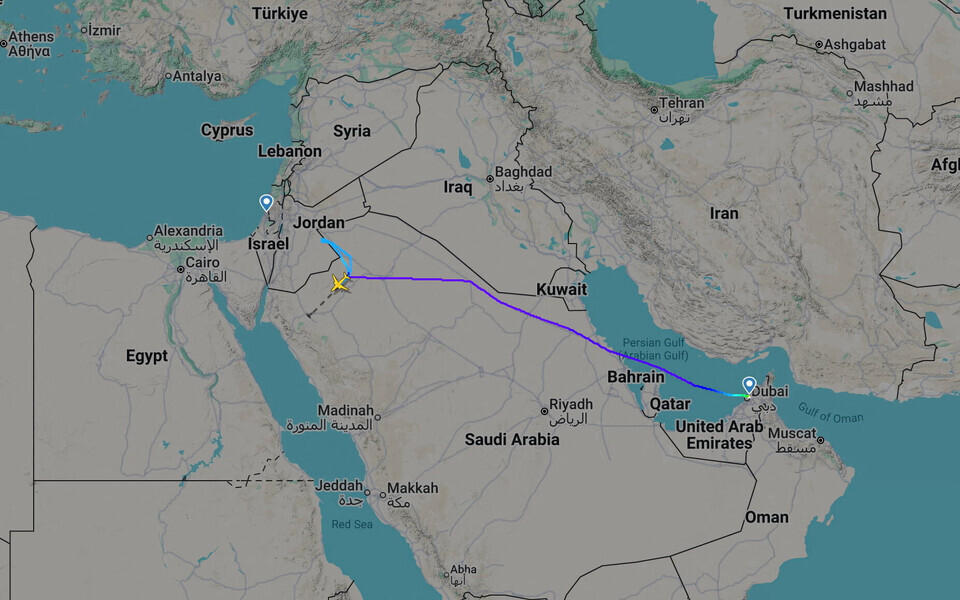 Dubaist Tel Avivi suunduma pidanud Flydubai lennuki marsruut, mis l&otilde;ppes maandumisega Saudi Araabias.