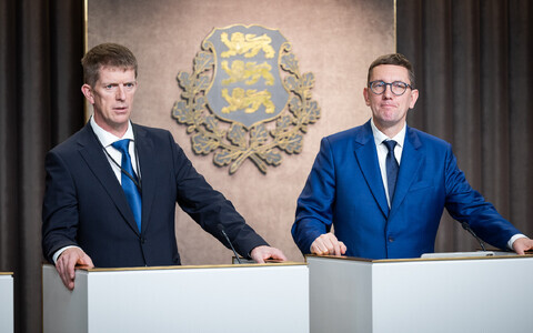 Defense Minister Martin Herem and Prime Minister Kristen Michal at the government press conference on Thursday.