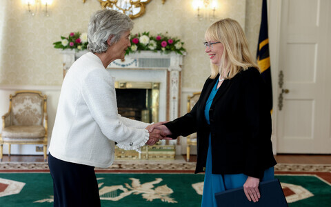 New Estonian Ambassador to Ireland Kairi Saar-Isop presenting her credentials to President of Ireland Catherine Connolly in Dublin.