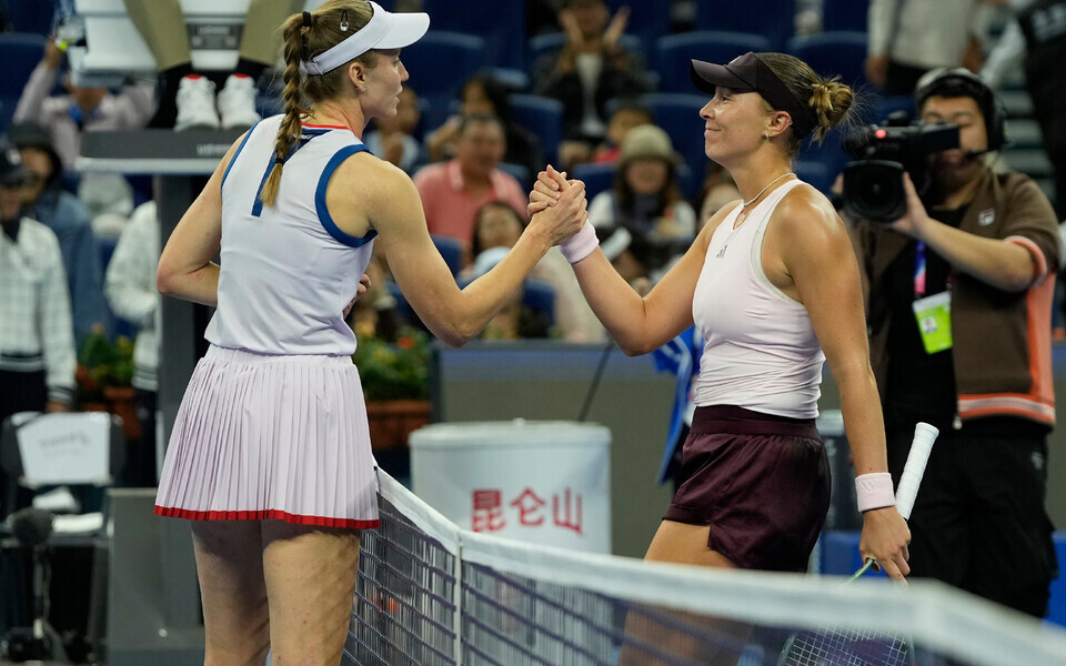 Jelena R&otilde;bakina ja Alina T&scaron;arajeva