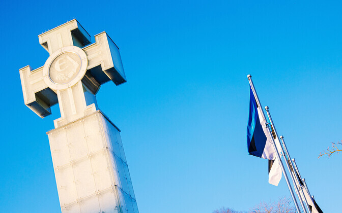 Lights not out on Tallinn's War of Independence Victory Column, but being replaced