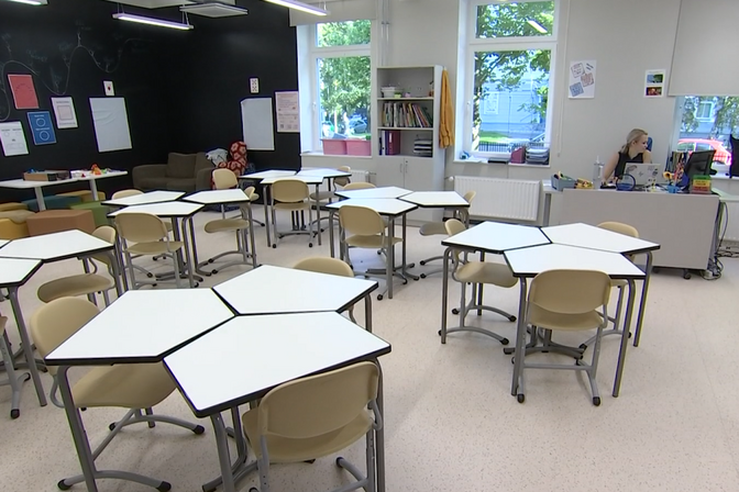 Pay raises drive surge in applications for senior teacher status in Estonia