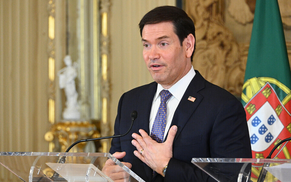 USA v&auml;lisminister Marco Rubio Portugalis pressikonverentsil.