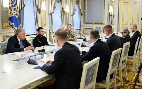 Президент Украины Владимир Зеленский и министр обороны Эстонии Мартин Херем встретились в Киеве.