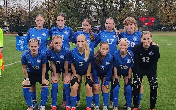 Eesti neidude U-17 jalgpallikoondise algkoosseis kohtumises Leeduga