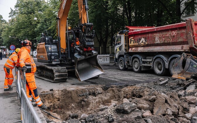 Tallinn roadworks overrun schedules, leaving commuters stuck in jams