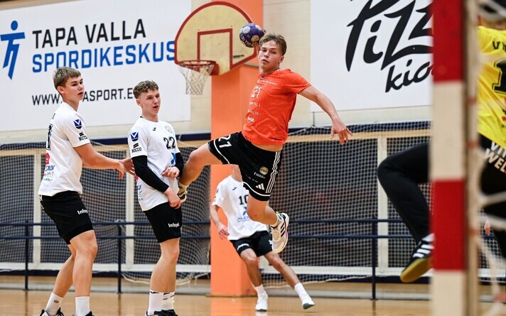 SK Tapa (oranžis) ja HC Viimsi alustasid võitlust karikavõistluste finaalturniiri koha peale